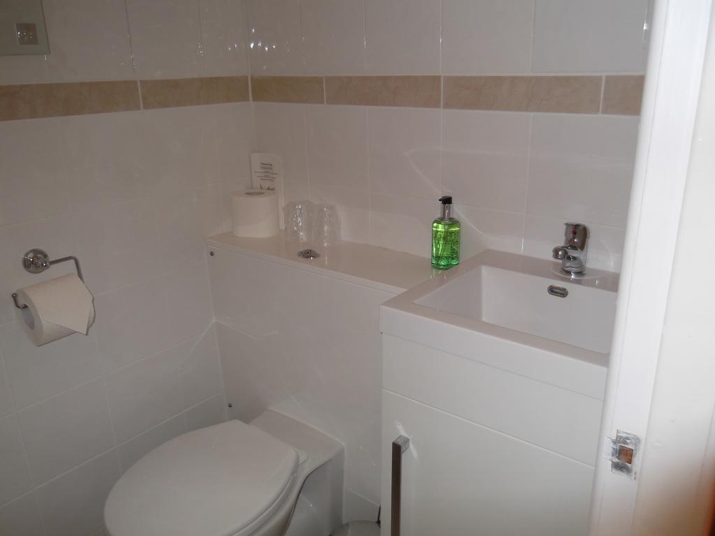 The Bay House Lake View Guest House - Adults Only ボウネス＝オン＝ウィンダミア 部屋 写真
