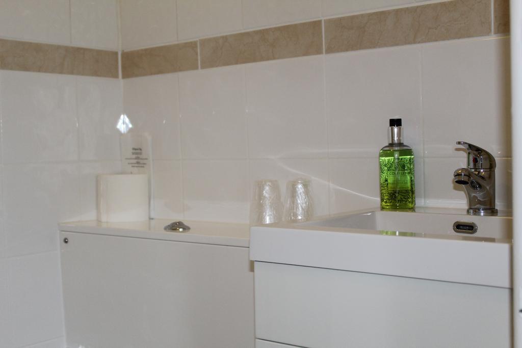 The Bay House Lake View Guest House - Adults Only ボウネス＝オン＝ウィンダミア 部屋 写真
